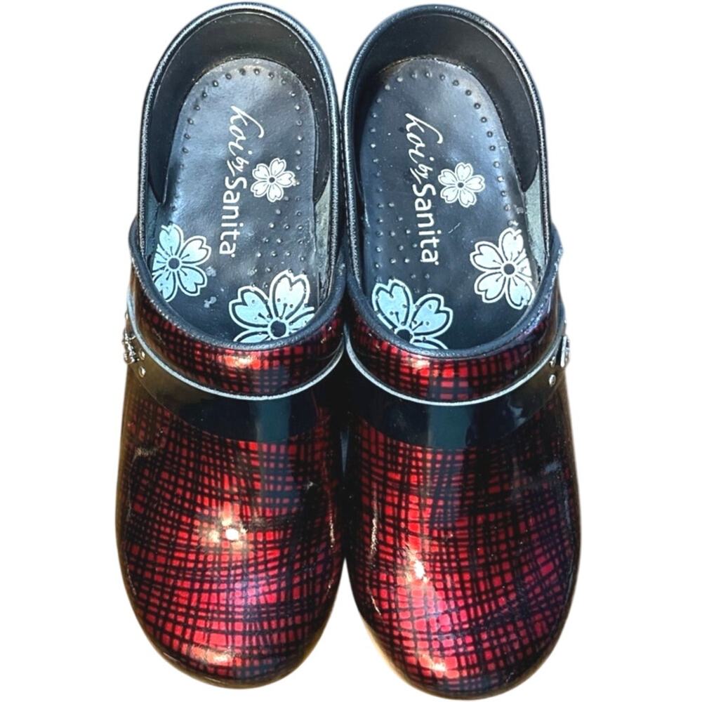 Women's  KIA Sanita 38 The Original Clog Red Black Patten Leather Stripe Plaid